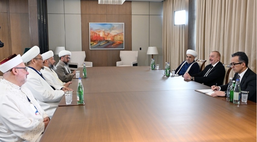 ilham-eliyev-tdt-ye-uzv-ve-mushahidechi-dovletlerin-dini-rehberlerinden-ibaret-numayende-heyetini-qebul-edib-yenilenib