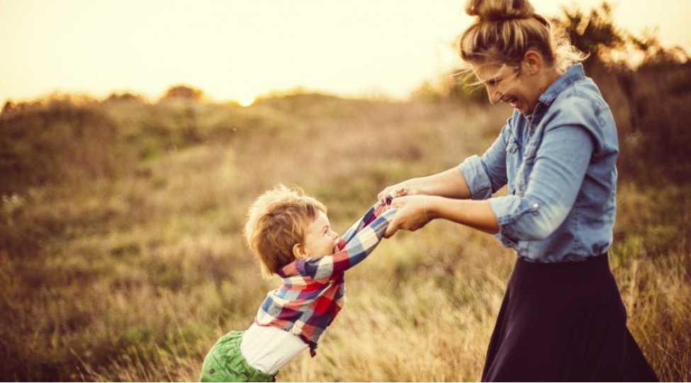 azerbaycanda-analar-gunu-tesis-oluna-biler