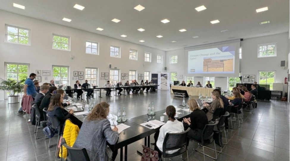 bonnda-cop29-ve-sonrasi-sulh-tehlukesizlik-ve-iqlim-deyishikliyi-movzusunda-konfrans-kechirilib