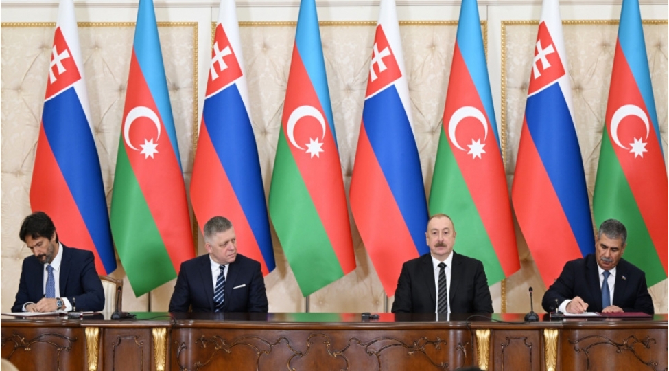 azerbaycanla-slovakiya-arasinda-mudafie-sahesinde-emekdashliq-sazishi-imzalanib
