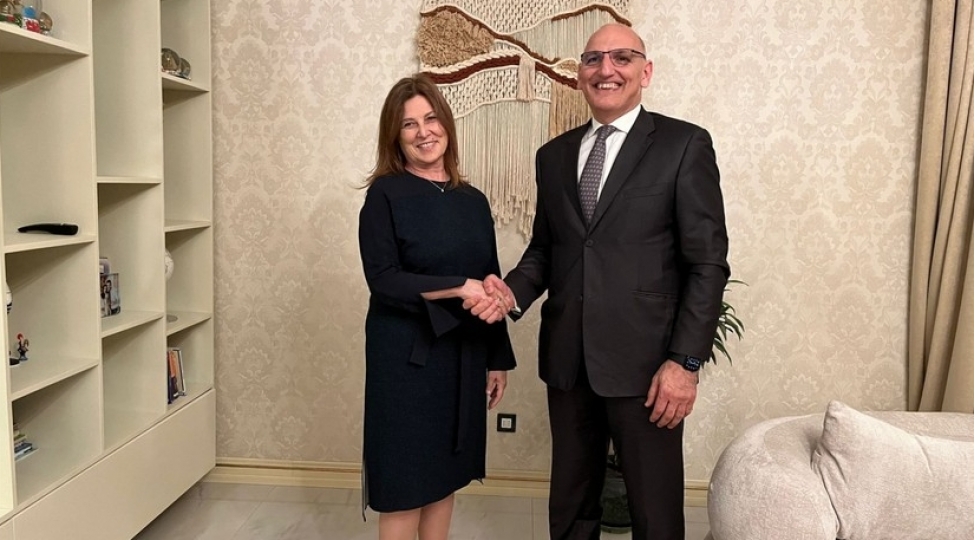 elchin-emirbeyov-israil-xin-numayendesi-ile-cenubi-qafqaz-ve-yaxin-sherqdeki-veziyyeti-muzakire-edib