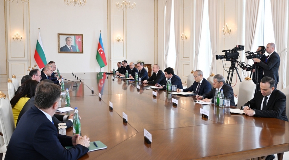 azerbaycan-lideri-bolqaristanli-hemkarini-cop29-a-devet-edib