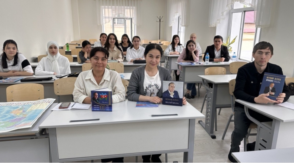 ozbekistan-ali-mekteblerinde-ulu-ondere-hesr-olunan-muhazireler-oxunub