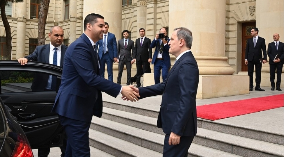 azerbaycanin-xin-bashchisi-atet-in-fealiyyetde-olan-sedri-ile-gorushub
