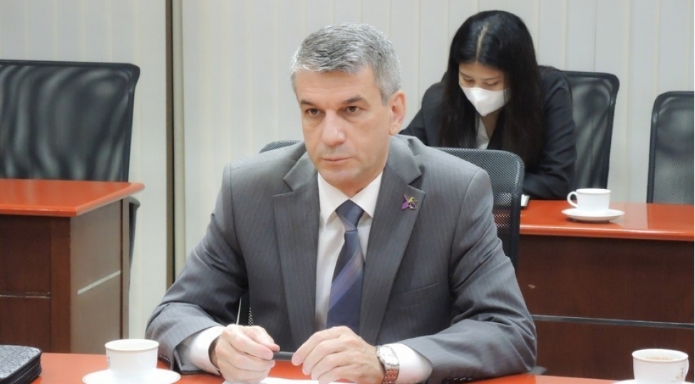 azerbaycanin-malayziyadaki-sefiri-saravak-shtatinin-bash-naziri-ile-gorushub