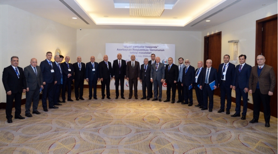 siyasi-partiyalarla-dovlet-orqanlarinin-konstruktiv-emekdashliginin-inkishaf-etdirilmesi-meseleleri-muzakire-olunub-foto