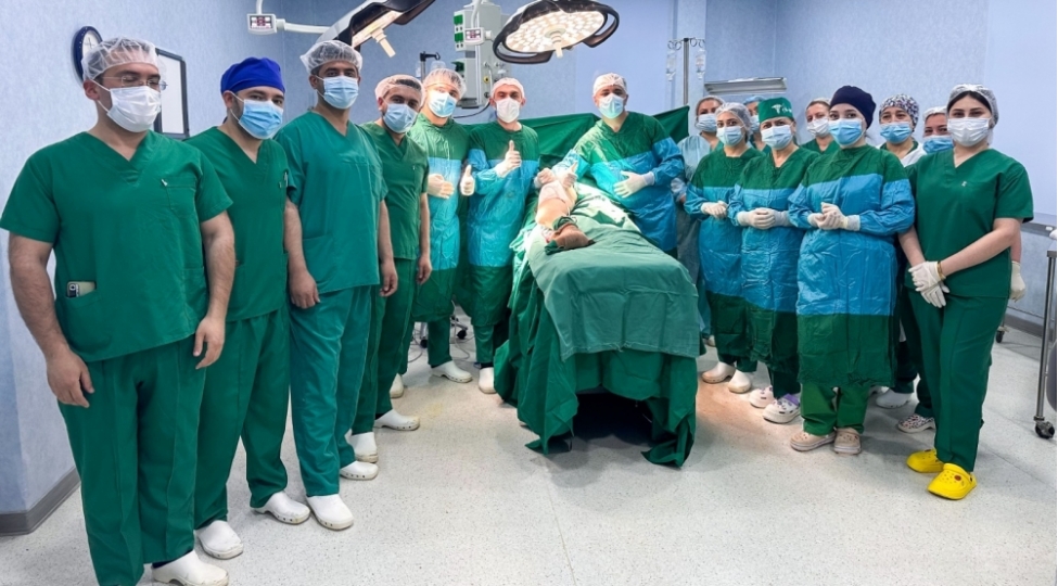respublika-klinik-xestexanasinda-ilk-defe-endroprotez-emeliyyati-icra-olunub