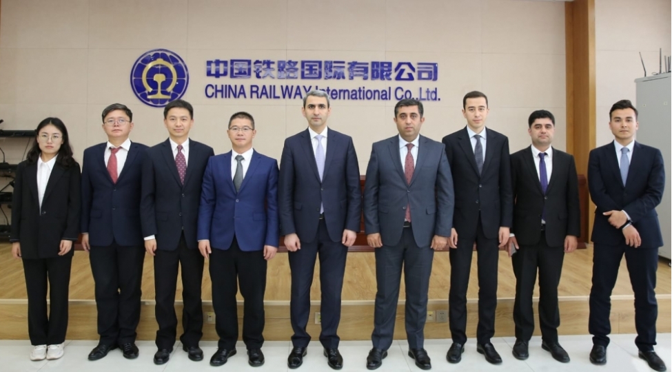 ady-numayende-heyeti-chinde-resmi-seferde-olub