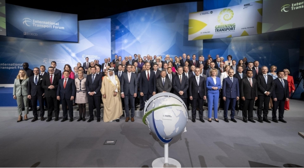 azerbaycan-beynelxalq-neqliyyat-forumunun-sammitinde-ishtirak-edib