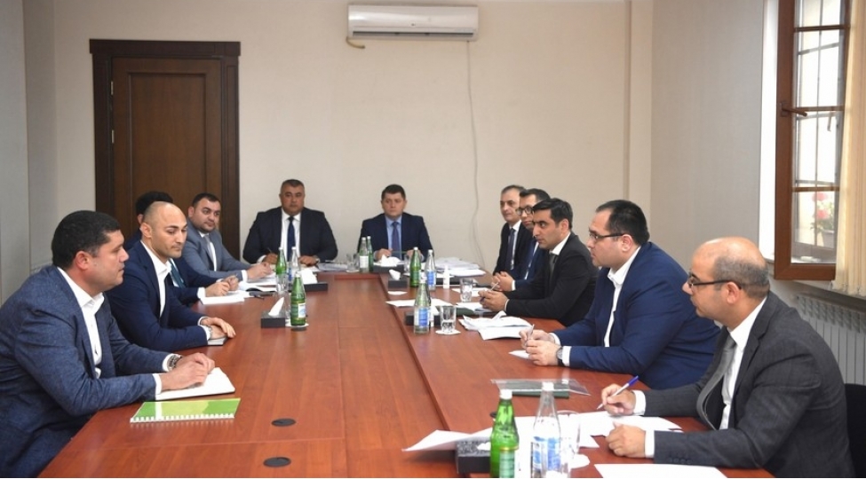 mecnun-memmedov-yevlaxda-vetendashlari-qebul-edib-foto