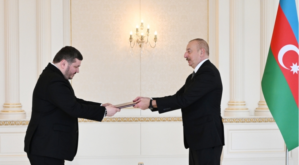 prezident-ilham-eliyev-ukraynanin-olkemizde-yeni-teyin-olunmush-sefirinin-etimadnamesini-qebul-edib-yenilenib