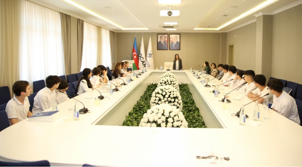 317-nomreli-mektebin-direktor-ve-shagirdleri-baki-ali-neft-mektebinde-olublar