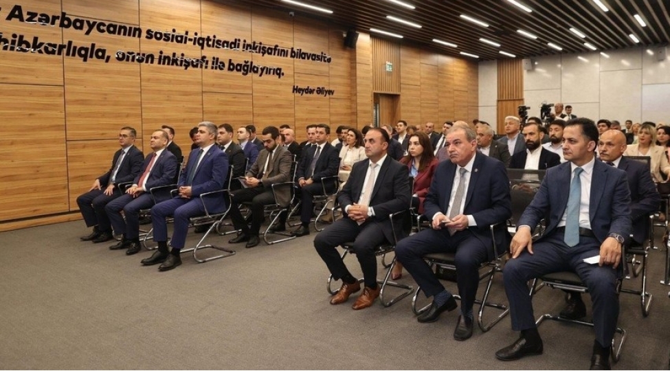 reqabet-mecellesinin-biznes-muhitine-tesir-imkanlari-muzakire-edilib-foto