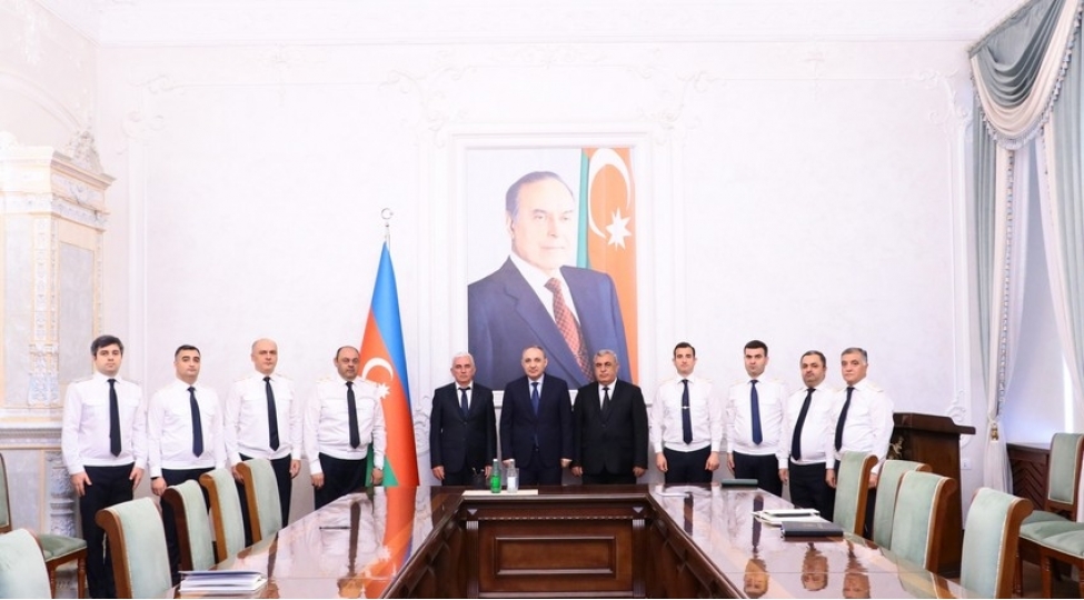 azerbaycanda-iki-prokuror-vezifelerinden-azad-olunub-foto