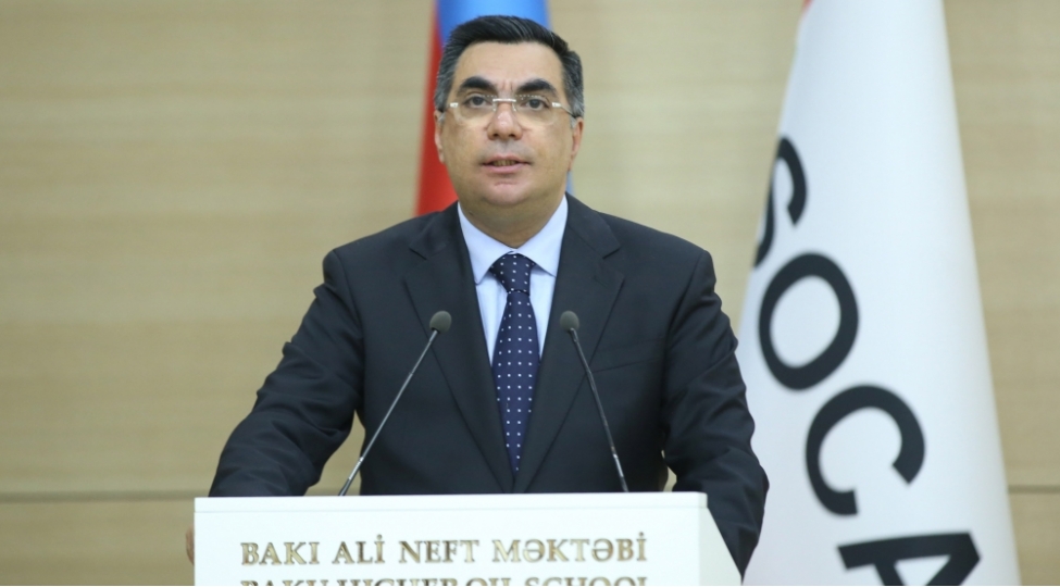 banm-de-beynelxalq-elmi-konfranslarin-qalibleri-mukafatlandirilib-foto