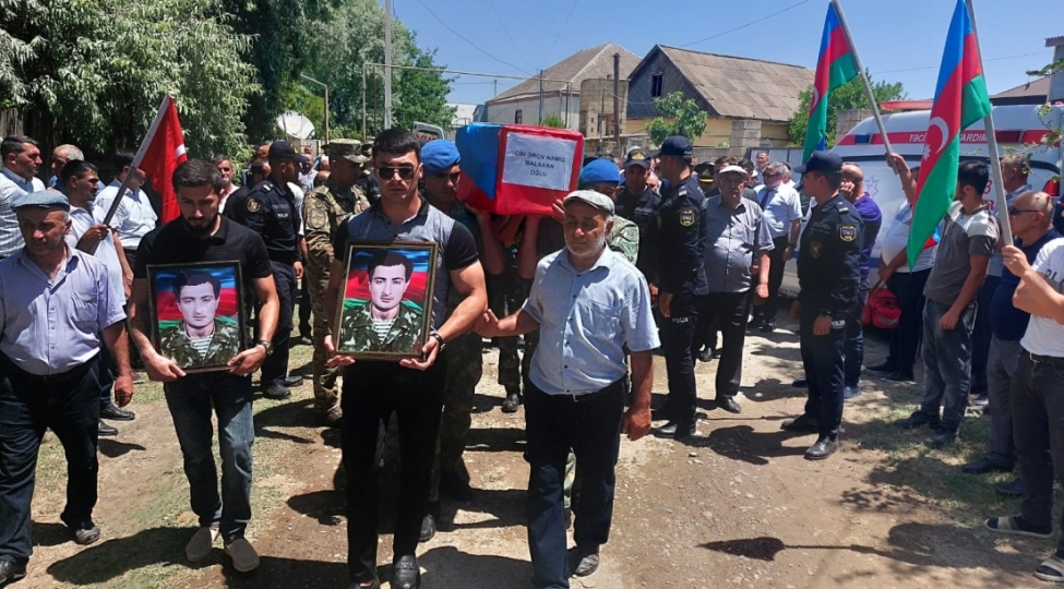 32-il-once-itkin-dushen-namiq-ceferovun-neshinin-qaliqlari-saatlida-torpaga-tapshirilib