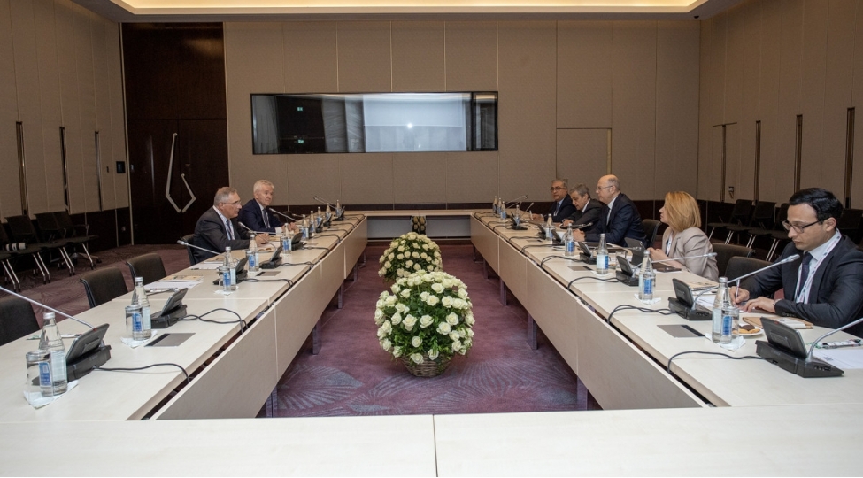 baki-enerji-forumu-cherchivesinde-bir-sira-gorushler-kechirilib