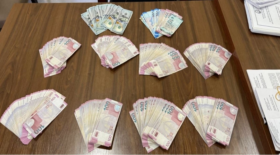 icherisinde-340-min-manat-olan-seyfi-ogurlayanlar-saxlanilib-video