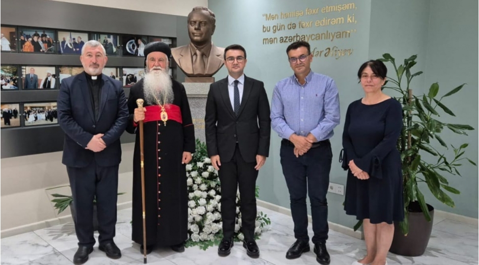 almaniyanin-suryani-ortodoks-kilsesinin-numayende-heyeti-multikulturalizm-merkezinde-olub-foto
