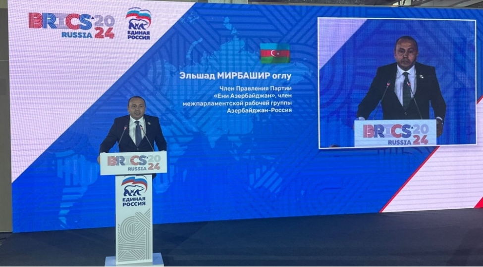 yap-numayendeleri-rusiyanin-vladivostok-sheherinde-kechirilen-beynelxalq-forumda-ishtirak-edibler-foto