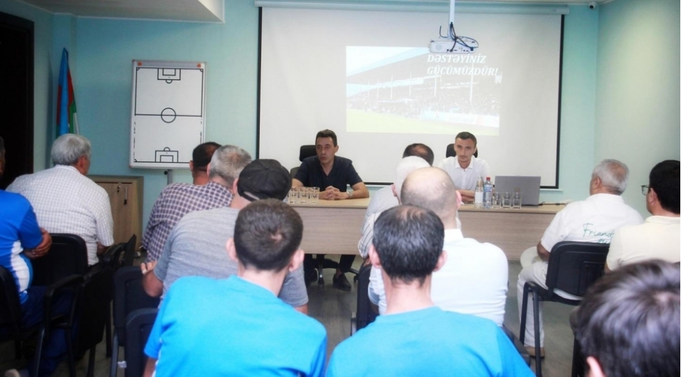 ehtiram-quliyev-azarkeshlerle-gorushub