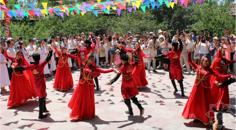 xachmazda-tatarlarin-milli-bayrami-sabantuy-tenteneli-shekilde-qeyd-olunub