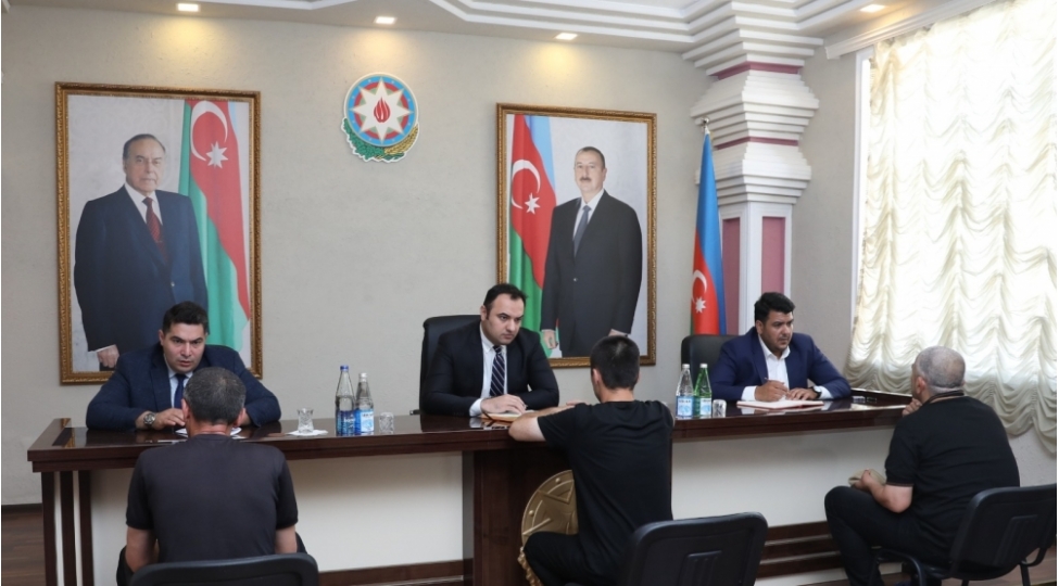 vekiller-kollegiyasinin-uzvleri-mehkumlara-pulsuz-huquqi-yardim-gosterib-foto