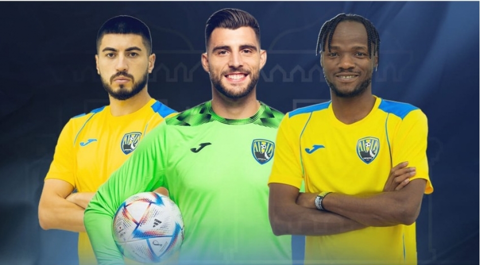 kepez-klubu-uch-legioner-futbolchusu-ile-vidalashib