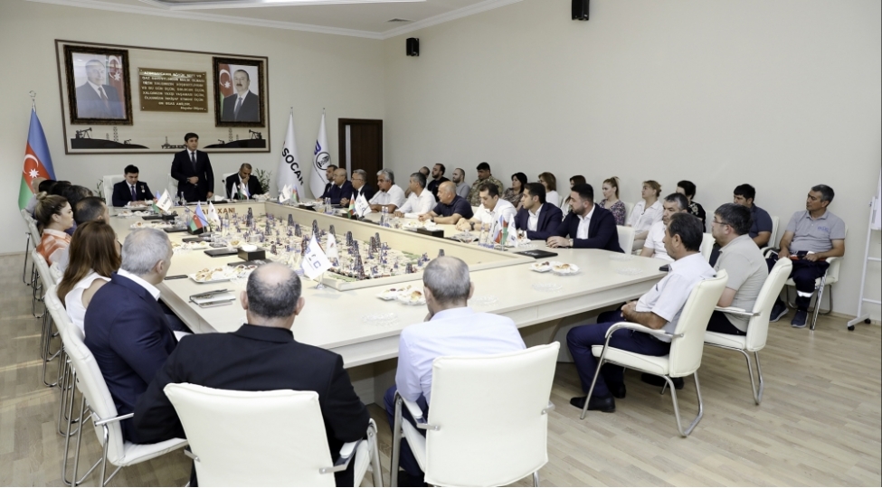 muzeffer-ali-bash-komandan-xalq-ordu-birliyi-bu-movzuda-deyirmi-masa-kechirildi