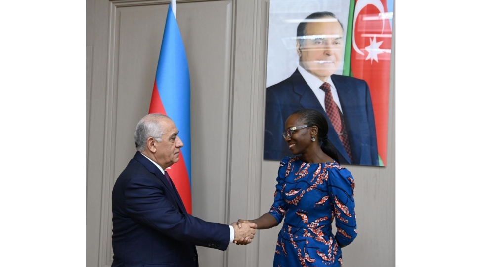eli-esedov-dunya-bankinin-cenubi-qafqaz-uzre-regional-direktoru-ile-gorushub-foto