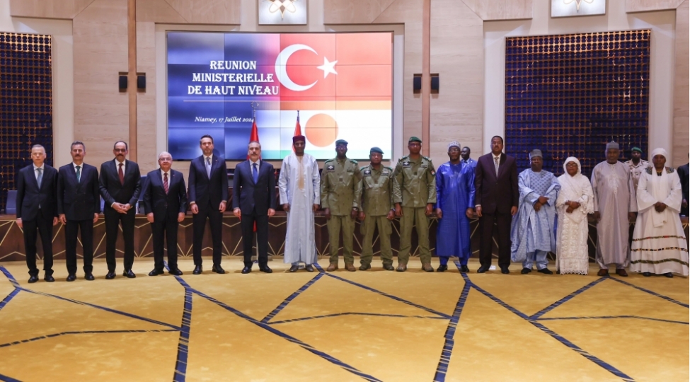 hakan-fidan-ve-yashar-guler-nigerde-seferdedir-foto