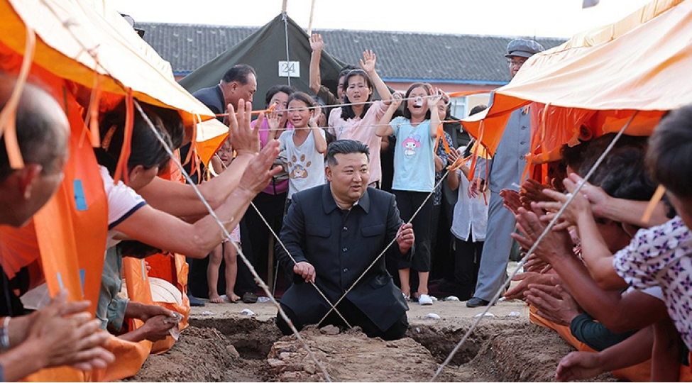 kxdr-lideri-dashqin-qurbanlari-ile-gorushub