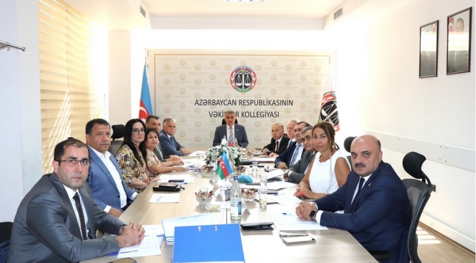 azerbaycanda-dord-vekile-tohmet-verilib-alti-vekile-ise-xeberdarliq-olunub