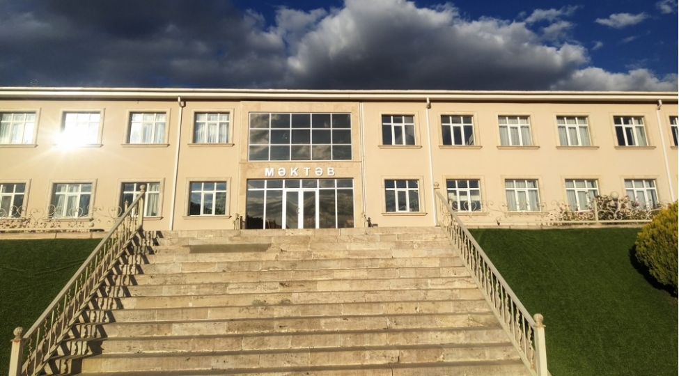 shahbuzun-ucqar-dag-kendinin-orta-mektebinin-9-mezunundan-8-i-ali-mekteblere-qebul-olub