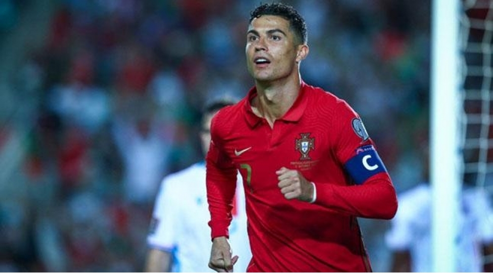 ronaldo-900-cu-qolunu-vurdu