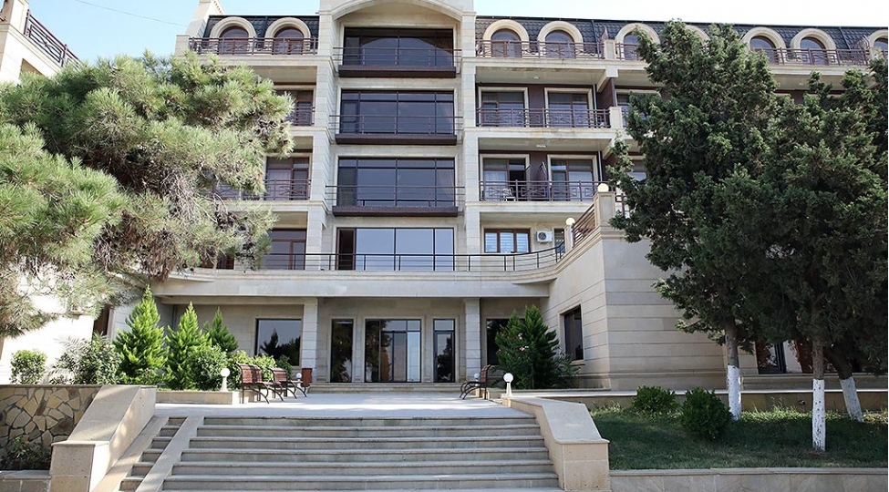 ahik-sedri-sanatoriyalara-baxish-kechirib-mualice-olunanlarin-rey-ve-tekliflerini-dinleyib