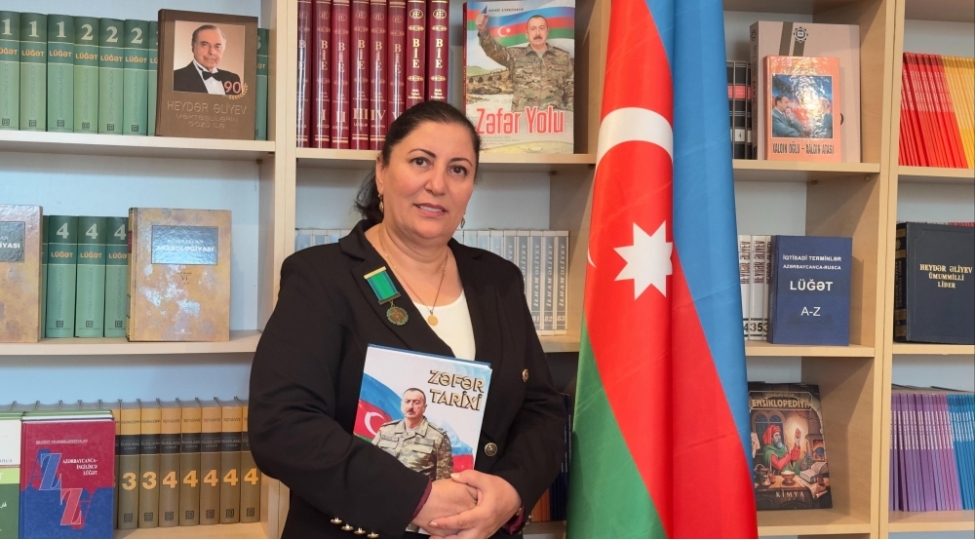 shagirdlerimin-sevgisini-qazanmishamsa-ozumu-xoshbext-hesab-ede-bilerem