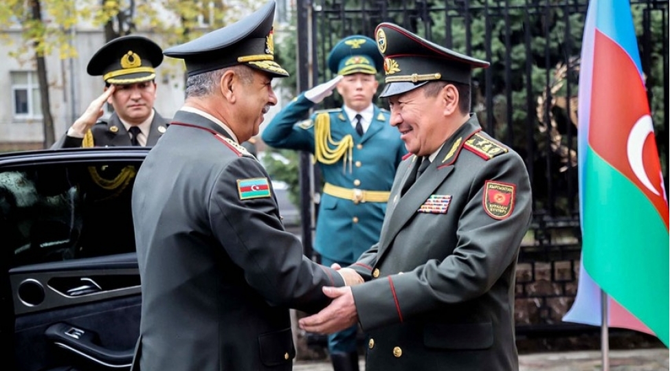 azerbaycan-ve-qirgizistan-arasinda-herbi-emekdashliq-plani-imzalanib-foto