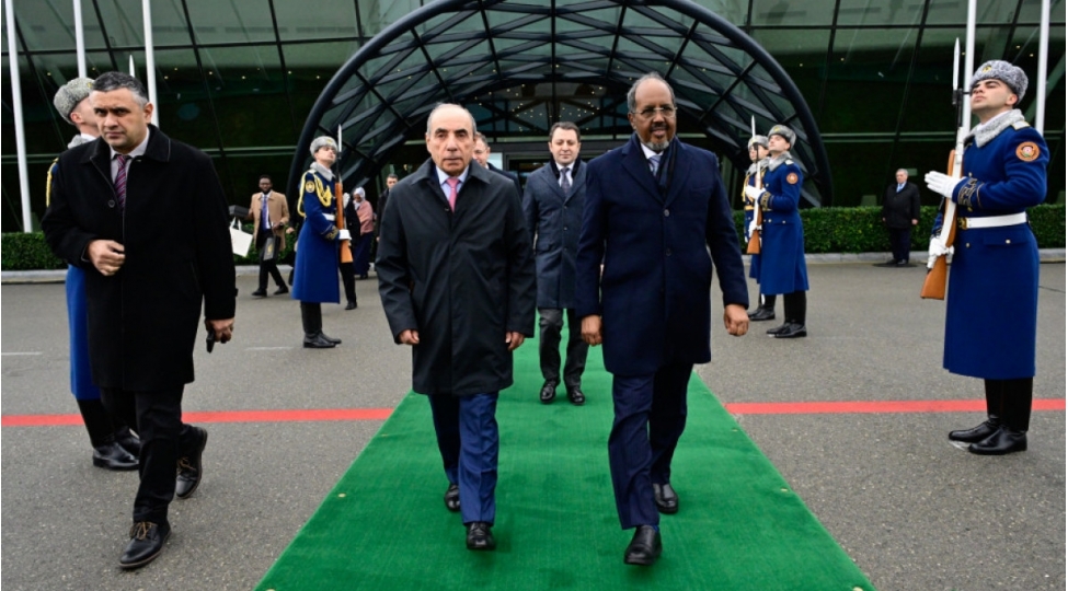 somali-prezidentinin-azerbaycana-seferi-basha-chatib