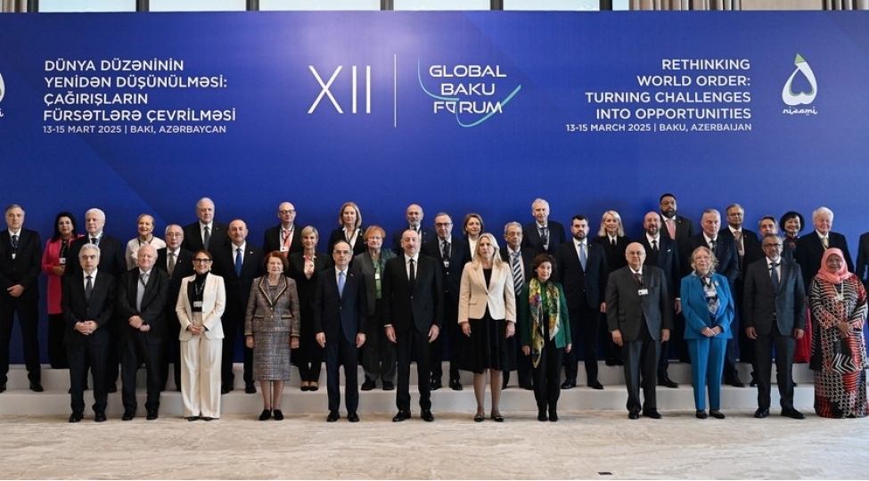 prezident-ilham-eliyev-xii-qlobal-baki-forumunun-achilish-merasiminde-chixish-edib-yenilenib