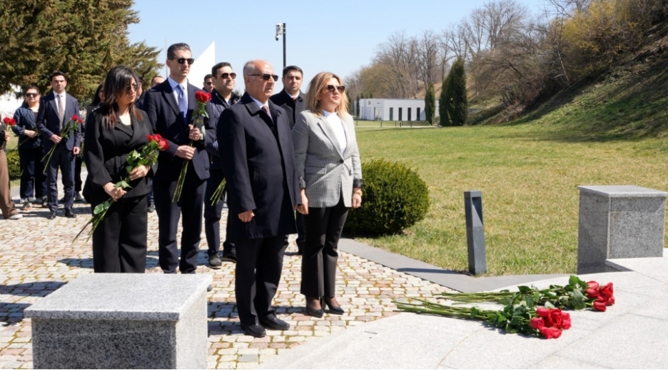 atiahi-respublika-komitesinin-rehberliyive-ittifaq-uzvu-olan-telebeler-quba-soyqirimi-memorial-kompleksini-ziyaret-edibler