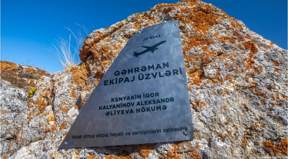 teyyare-qezasinda-helak-olan-ekipaj-heyeti-ve-sernishinlerin-xatiresi-ebedileshdirilib