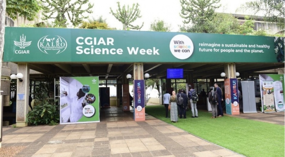 aqrar-tedqiqatlar-merkezinin-direktoru-beynelxalq-elm-heftesinde-ishtirak-edib