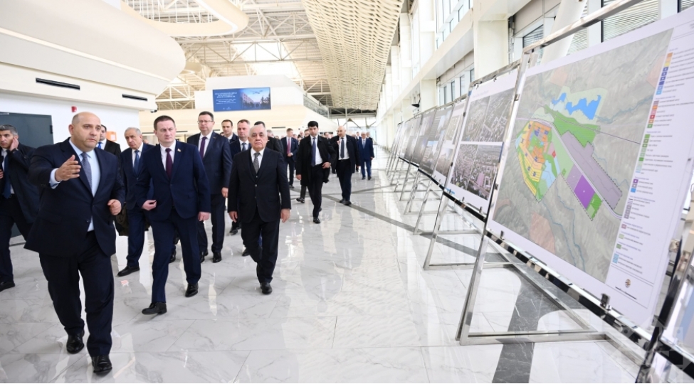 belarusun-bash-naziri-fuzulide-aparilan-berpa-quruculuq-ishleri-barede-melumatlandirilib