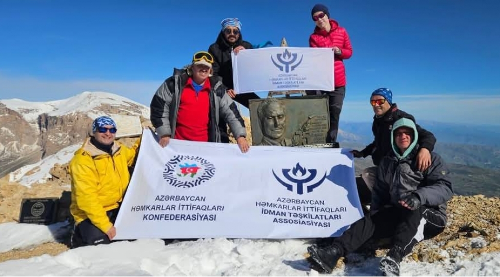 ahita-nin-alpinistlerinden-heyder-zirvesine-ugurlu-yurush