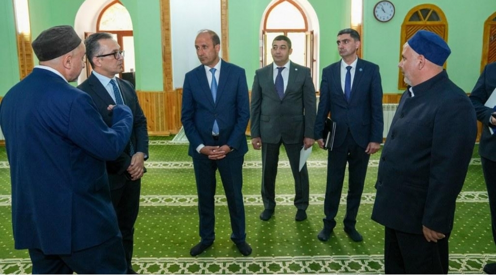 ramin-memmedovqazaxda-yerleshen-dini-ibadetgahlarin-fealiyyeti-ile-tanish-olub