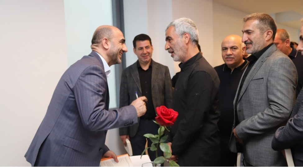 aga-hacibeylinin-heqiqetin-izinde-kitabinin-teqdimat-merasimi-bash-tutub