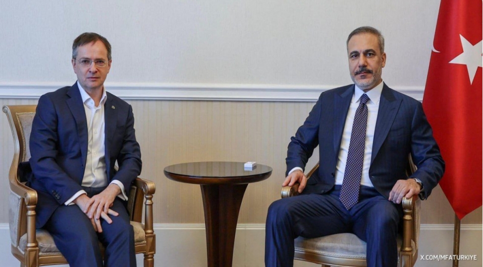 hakan-fidan-moskvada-putinin-komekchisi-medinski-ile-gorushub