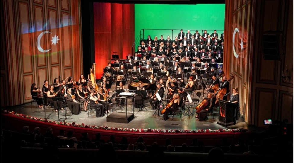 turkiyede-uzeyir-hacibeyovun-140-illiyi-munasibetile-konsert-kechirilib