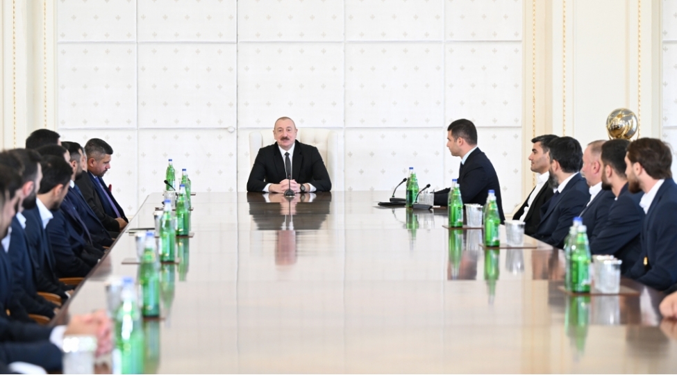 prezident-ilham-eliyev-minifutbol-uzre-dunya-chempionatinin-qalibi-olan-azerbaycan-milli-komandasinin-uzvlerini-qebul-edib-yenilenibfoto